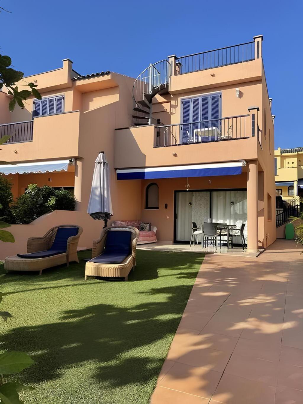 Bonita Villa Con Propio Entrada Y Con Piscina ซานบาร์โตโลเม ภายนอก รูปภาพ